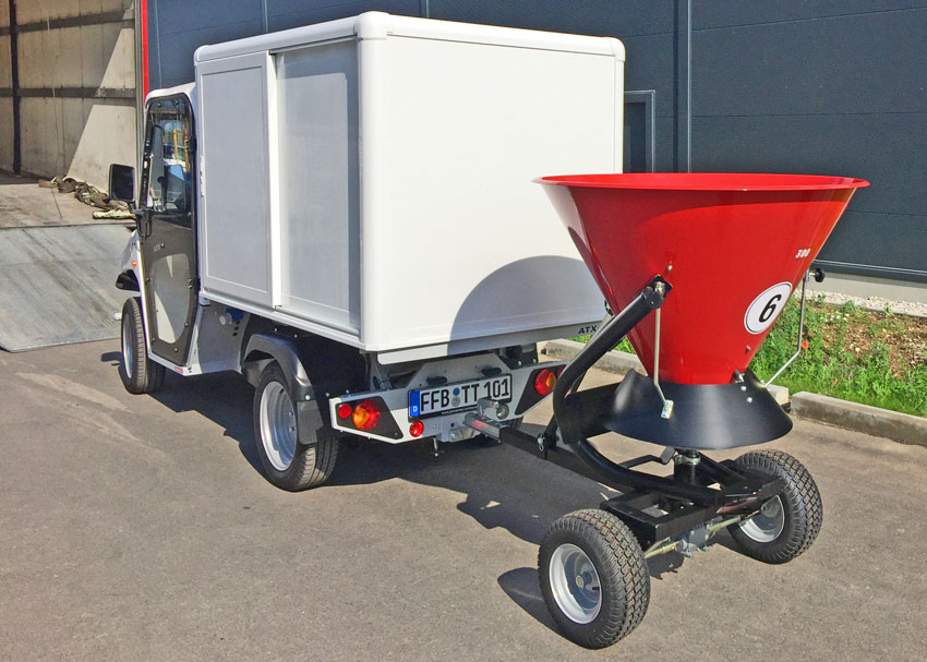 epowertec.de E-Mobility stattet TTI Inc. mit ALKE ATX210e mit Schneeschild und Streuwagen für den Winterdienst aus